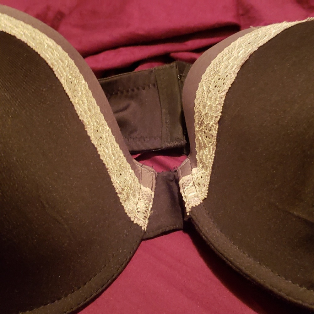 Brand new IZOD Tshirt bra